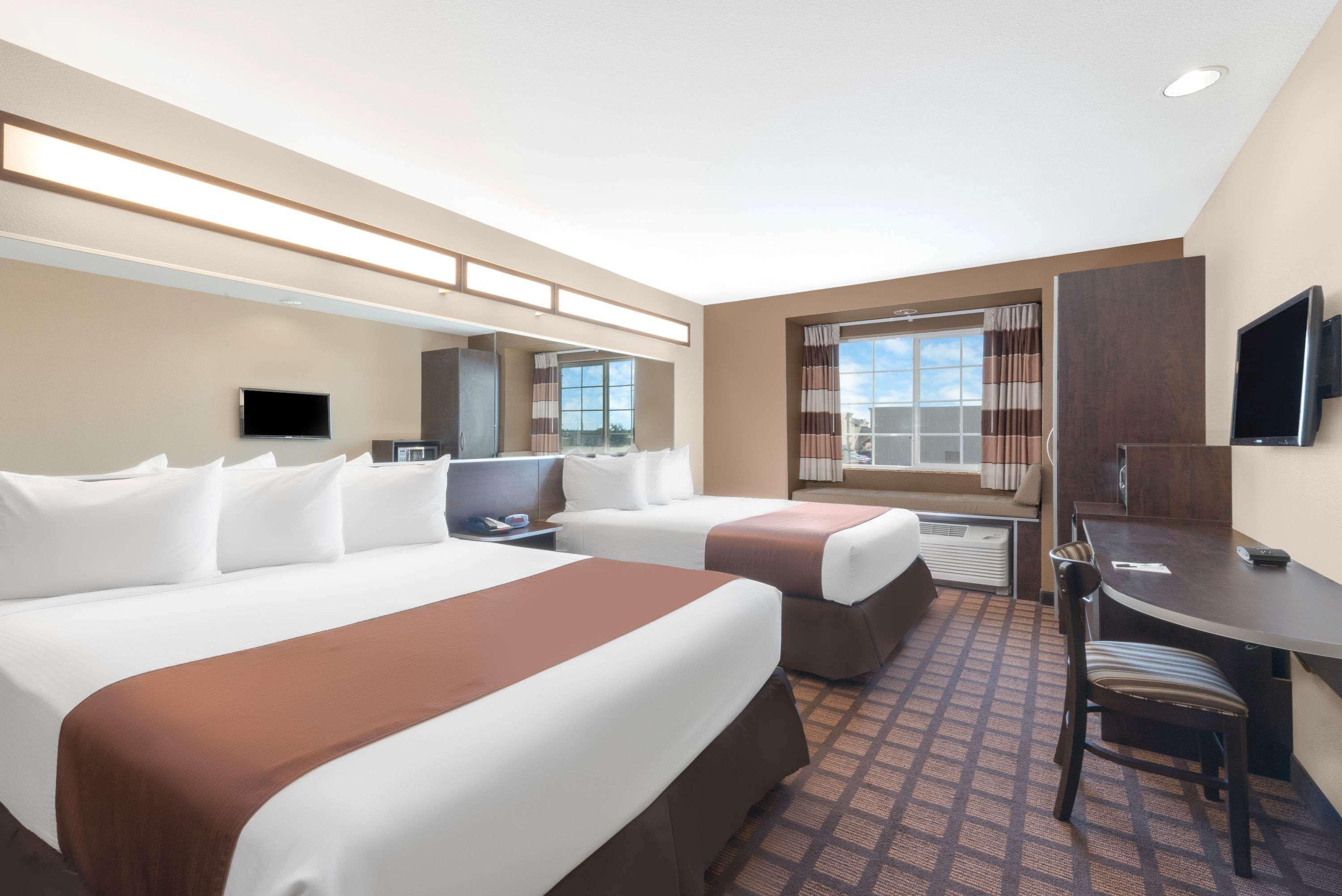 Microtel Inn & Suites By Wyndham Midland Exteriör bild