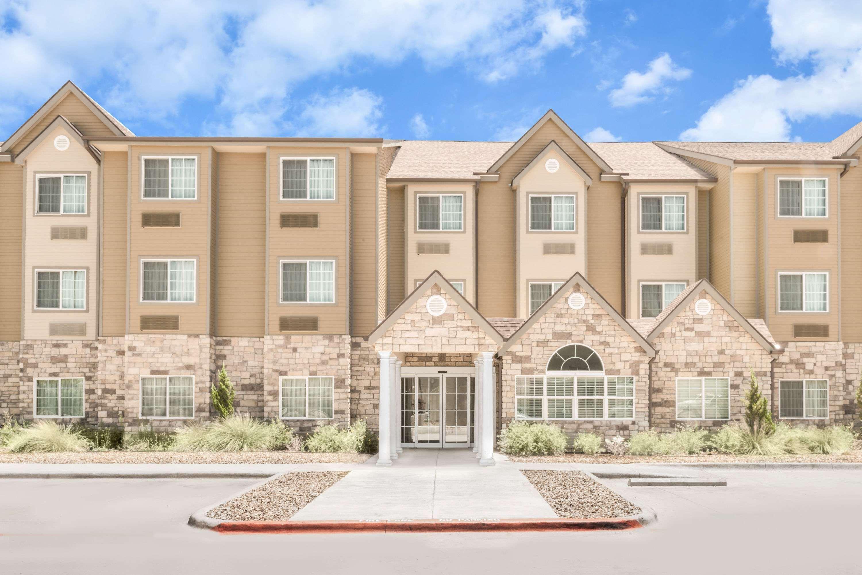 Microtel Inn & Suites By Wyndham Midland Exteriör bild