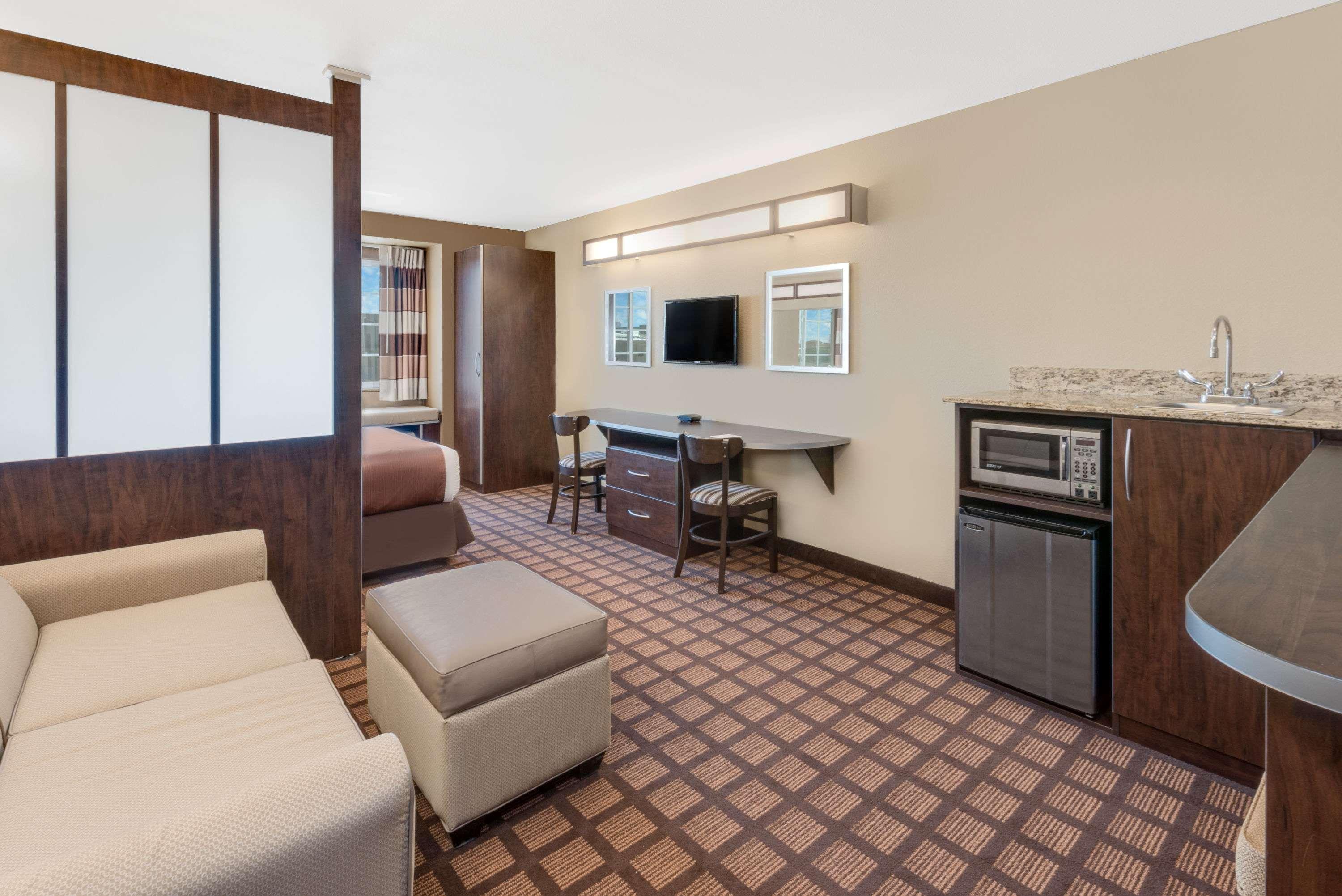 Microtel Inn & Suites By Wyndham Midland Exteriör bild