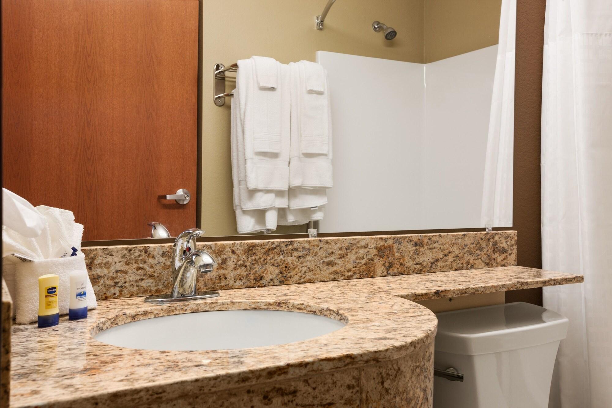 Microtel Inn & Suites By Wyndham Midland Exteriör bild