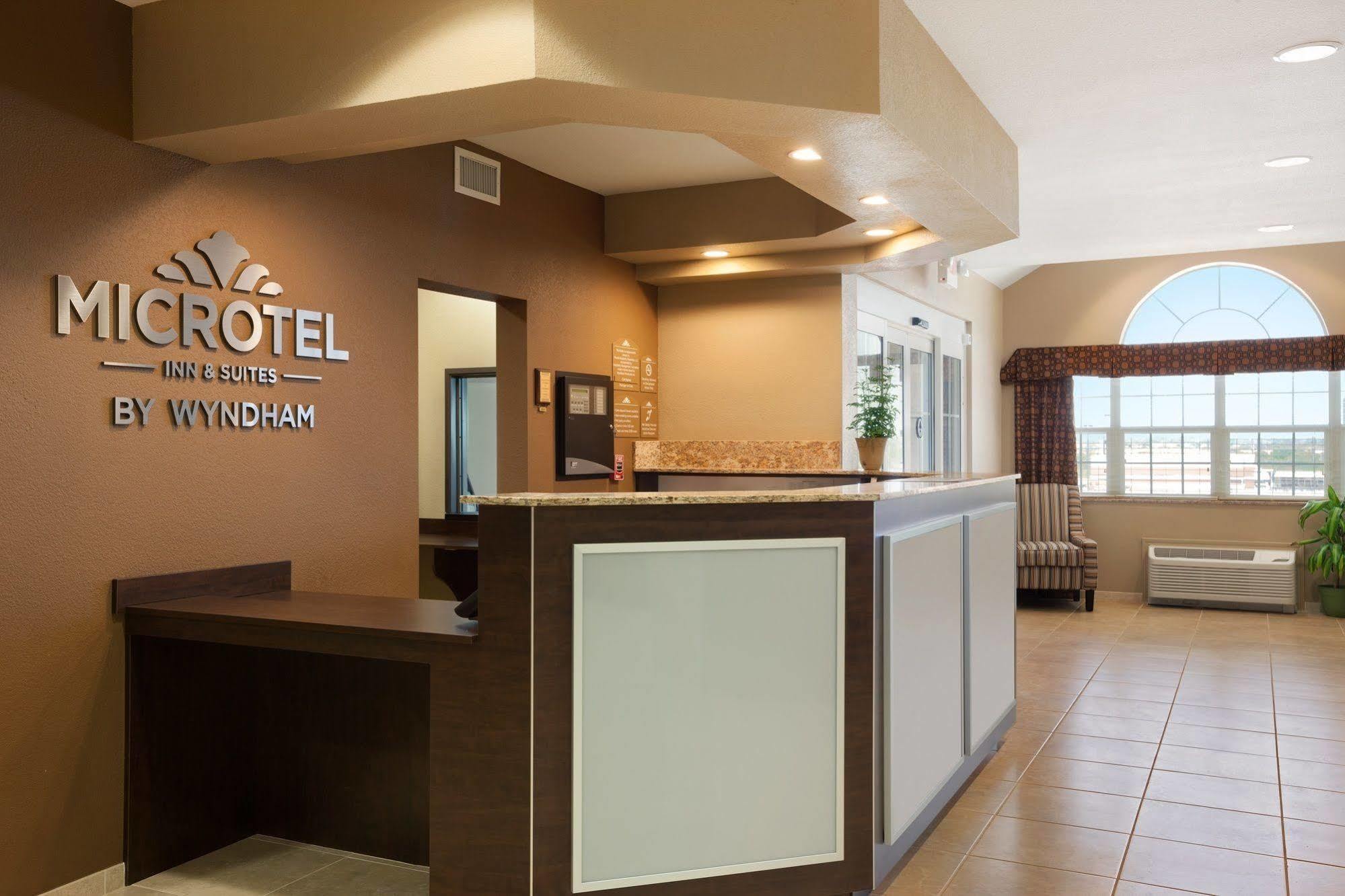 Microtel Inn & Suites By Wyndham Midland Exteriör bild