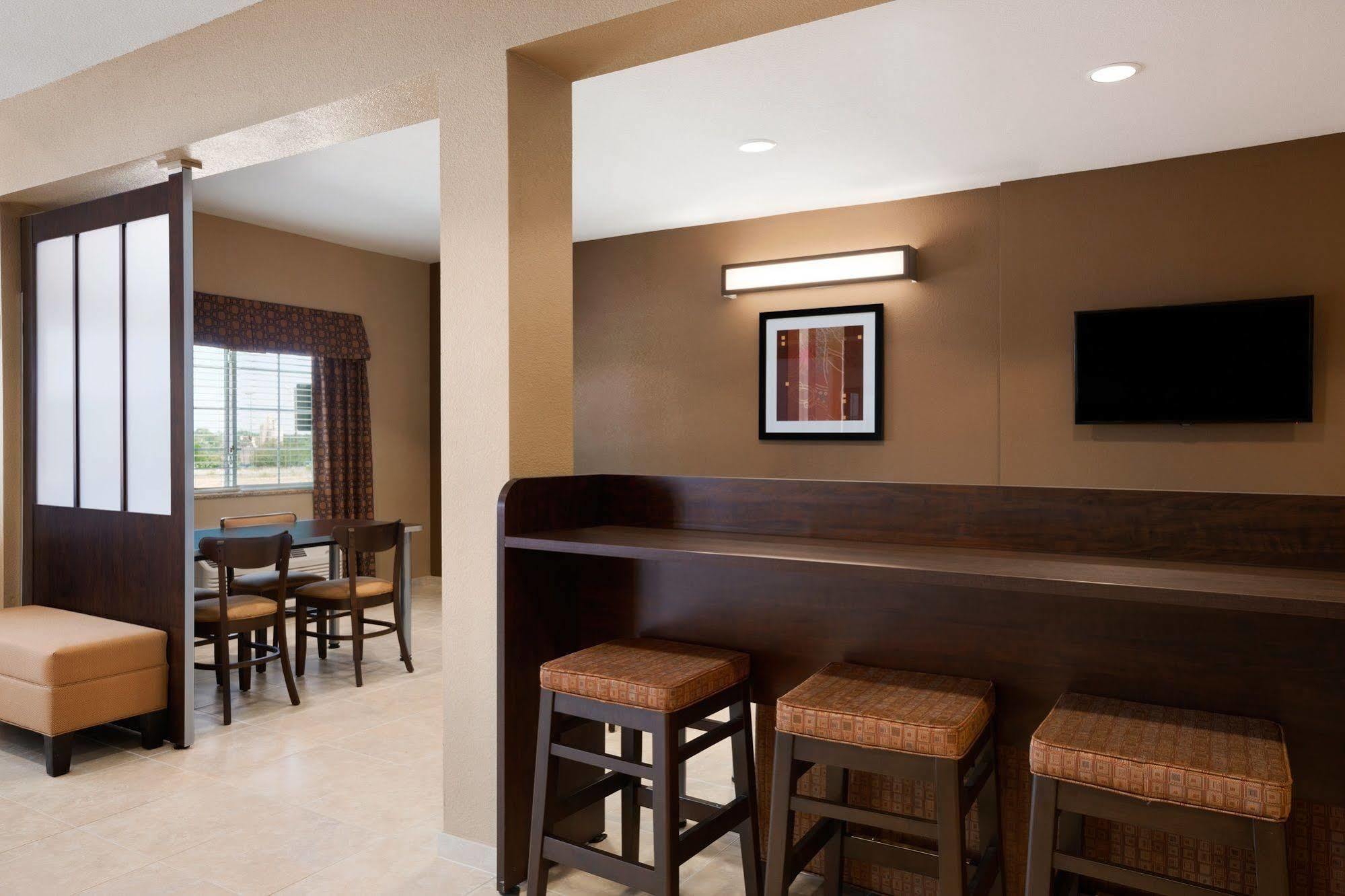 Microtel Inn & Suites By Wyndham Midland Exteriör bild